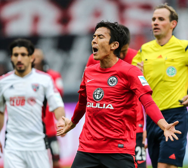 ブンデス12季目！長谷部誠「2008-18 全11シーズン」をユニフォーム姿で振り返る｜写真26