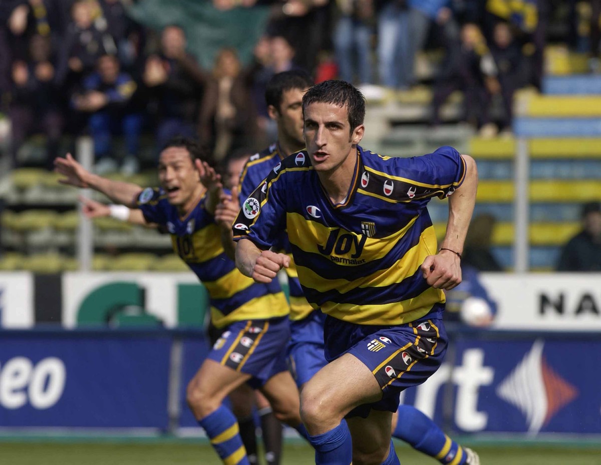 中田英寿とともにプレーした「最強の同僚トップ下」5名｜写真2