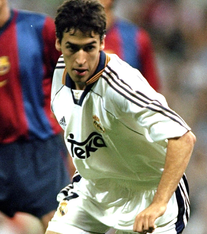 レアル・マドリー、23-24新ユニ発表！復活の「オレンジゴールド×ネイビー」その意味とは｜写真5