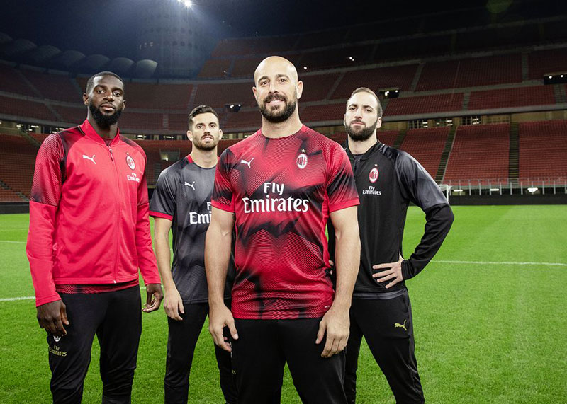 ミランがNEWトレーニングウェアを発表！ダズル迷彩調の個性派デザイン｜写真7