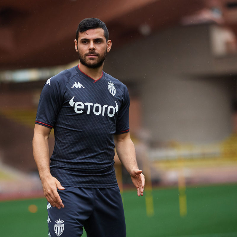 モナコ、21-22新ユニフォーム！デザインは角度「55度」｜写真6