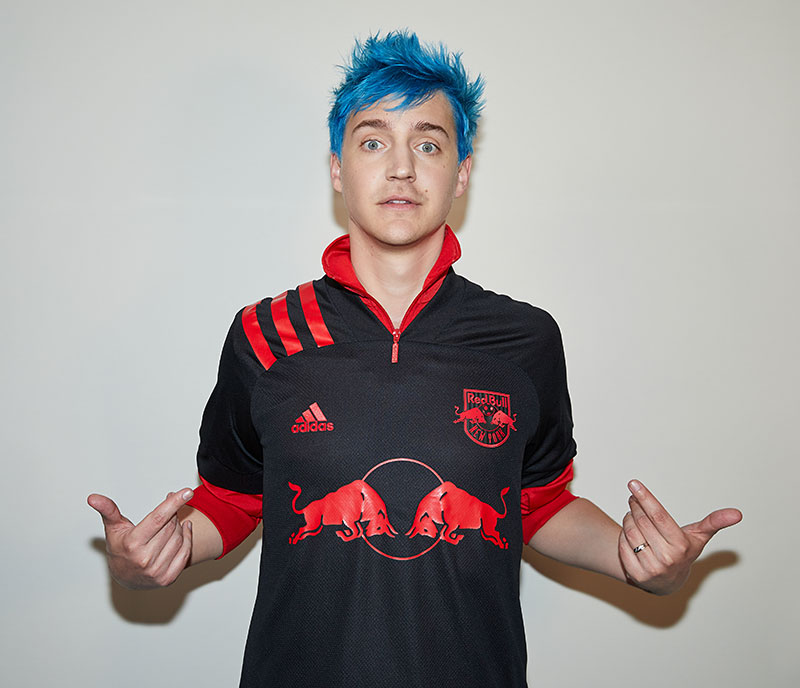 NYレッドブルズ、鮮烈すぎる新ユニフォームを発表！人気プロゲーマーもモデルに｜写真5