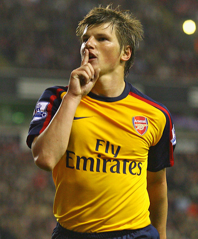 アーセナルが「アンフィールドで勝点を取った」5つのユニフォーム｜写真8