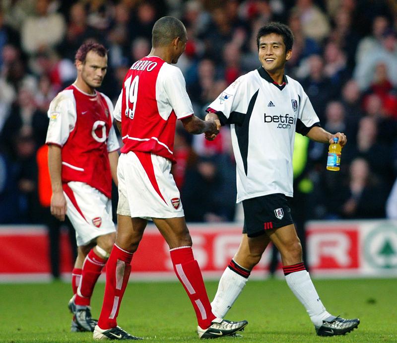 稲本潤一、欧州“真の原点”！フラム「2002-03ホーム」ユニフォーム｜写真4