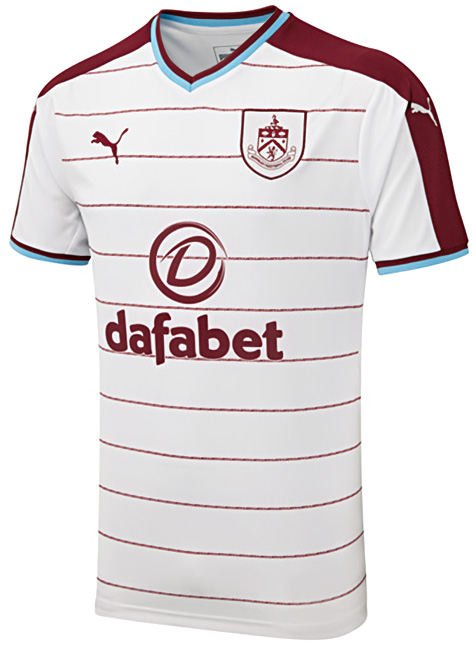 バーンリー、伝統のクラレット＆ブルーで戦う2017-18新ユニフォーム！｜写真5