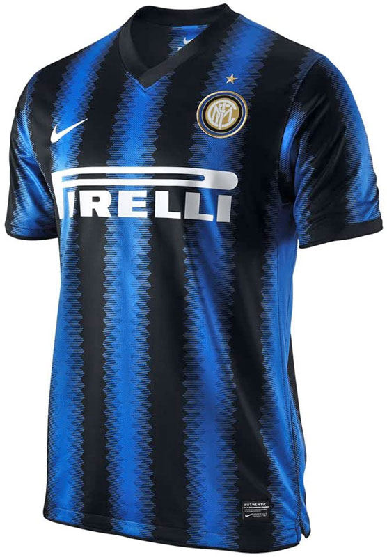 インテルだけじゃない！「ヘビ柄デザインのユニフォーム」6選｜写真8