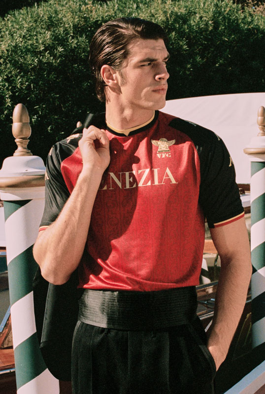 世界のユニファンが絶賛！ヴェネツィアの2021-22「ユニフォームまとめ」｜写真9