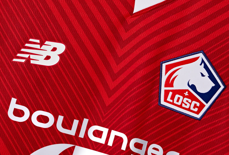 リールの23-24新ユニフォーム、“伝統のV字”が大復活！胸スポンサーは「1年で変更」に｜写真4