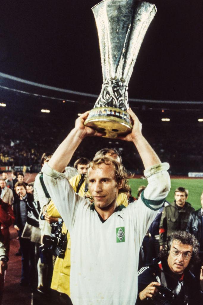 板倉滉加入の「名門ボルシアMGが誇るベストイレブン」｜写真2