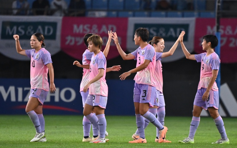 なでしこが世界4位！人気海外サイトが選ぶ2023年女子W杯最高ユニフォームTOP10｜写真8