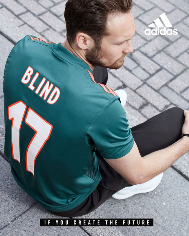 アヤックス、2019-20新アウェイユニフォーム発表！久々の「深緑」に｜写真7