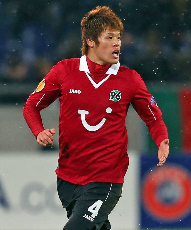 日本代表選手、ちょっと懐かしい「海外でのユニフォーム姿」10選｜写真3