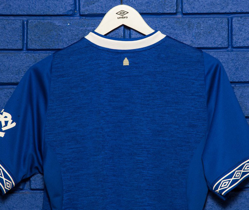 エヴァートン、クラシックな雰囲気の2018-19新ユニフォームを発表！｜写真5