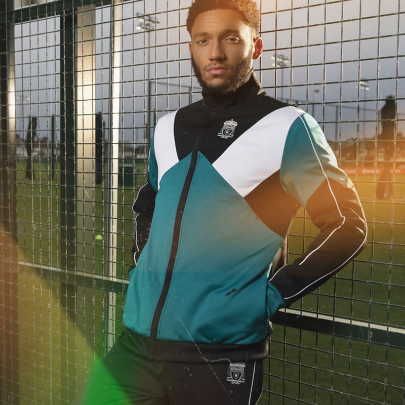 南野のリヴァプール、最新レトロコレクションを発表！注目は「エンブレム」｜写真9