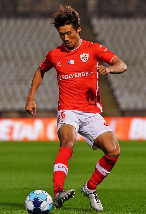 全部わかる？日本代表の海外組、「所属チームのユニフォーム姿」まとめ｜写真11