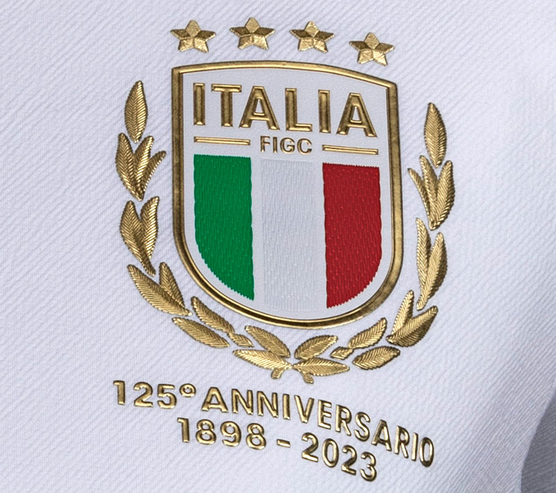 イタリア代表、美しき125周年記念ユニフォーム発表！“初代”は「なぜ青ではなく白だったのか」｜写真4