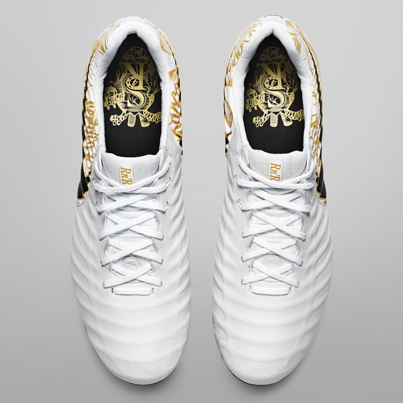 セルヒオ・ラモスのシグニチャースパイクがNIKEから登場！クラシコで着用？｜写真6