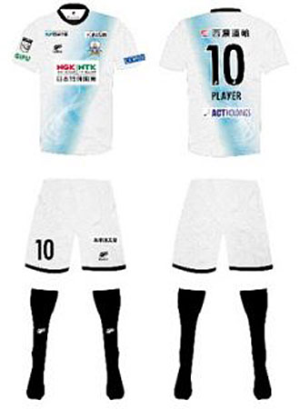 FC岐阜、2022新ユニフォームを発表！「清流の昇り龍」を描く｜写真5