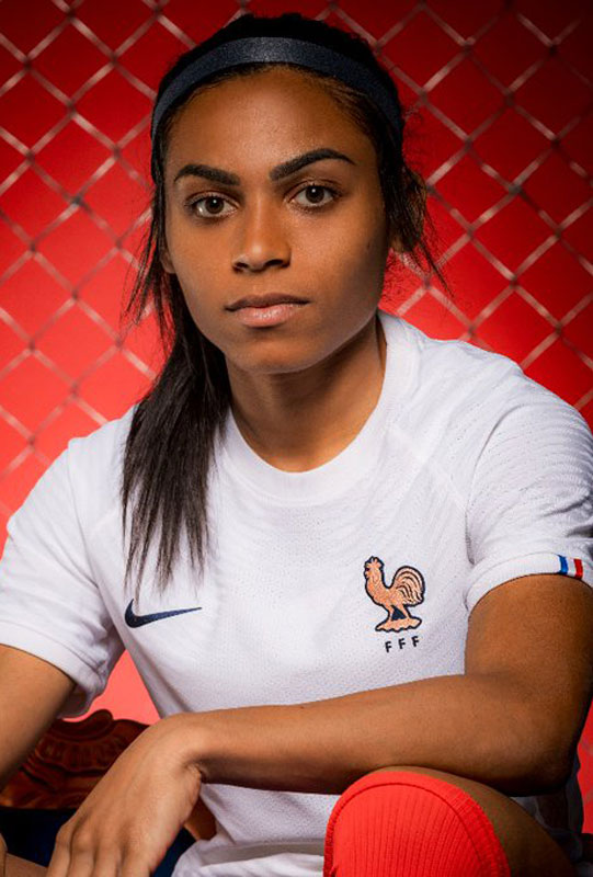 フランス女子代表、2022新ユニフォームを発表！ホームは「レトロ花柄」｜写真8