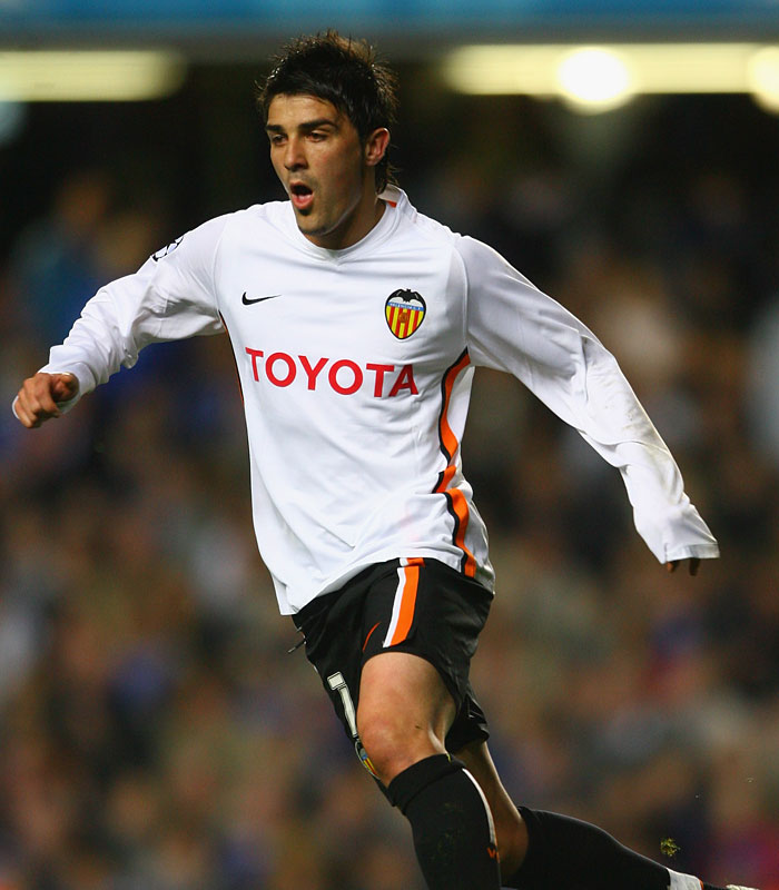 神戸移籍のダビド・ビジャ、「177ゴールを決めた名門時代」のユニフォーム｜写真2