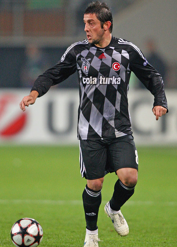 香川のベシクタシュ、6つのカッコいい「白と黒のユニフォーム」｜写真6