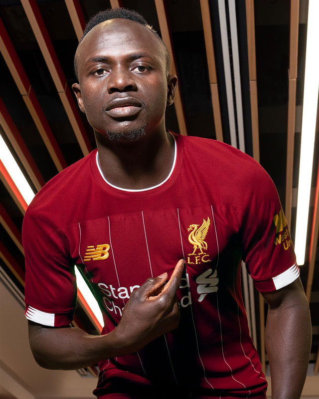 リヴァプール、2019-20新ユニフォームを発表！「黄金期」へのオマージュ｜写真11