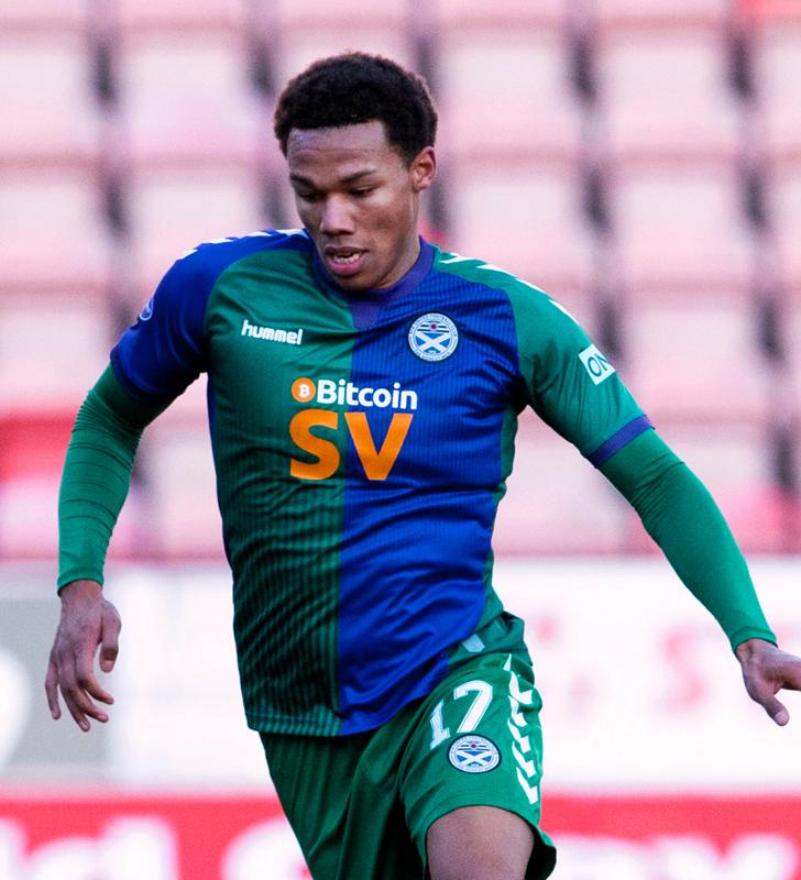 映画が話題！ちょっと「エヴァンゲリオンっぽい」ユニフォーム6選｜写真4