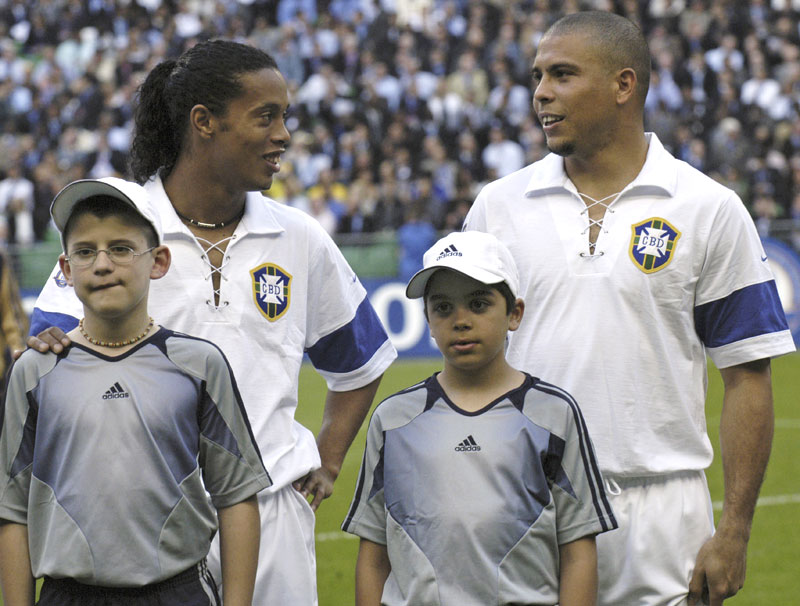 ブラジル代表、“首周り”に「違いを見せる」名作ユニフォーム7選｜写真4