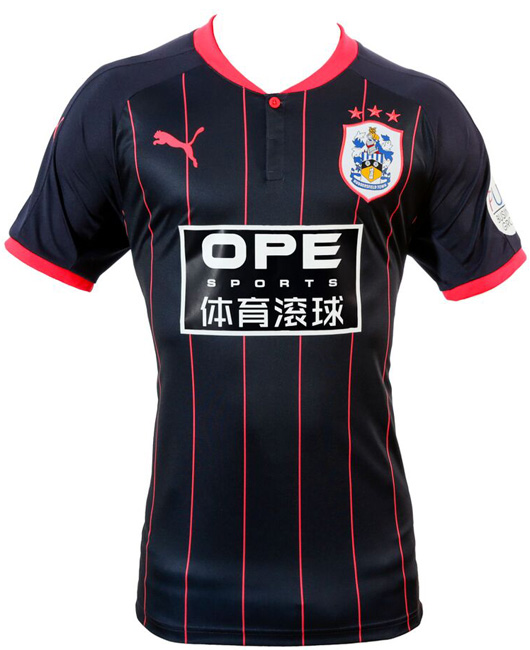 ハダーズフィールド・タウン、45年ぶりの1部を戦う2017-18ユニフォーム！｜写真5