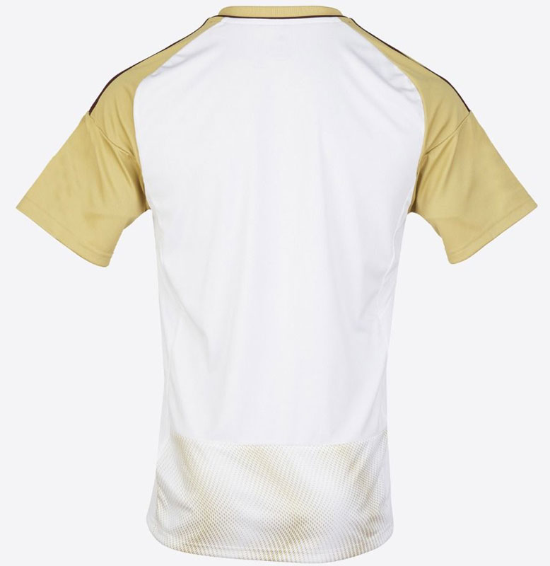 レスターが2022-23新ユニフォームを発表！懐かしき「象徴」をデザイン｜写真5