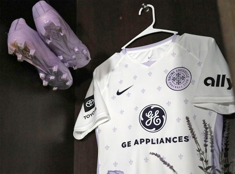 永里優季のルイビル、花柄が美しい新ユニフォームを発表！選手着用姿も掲載｜写真4