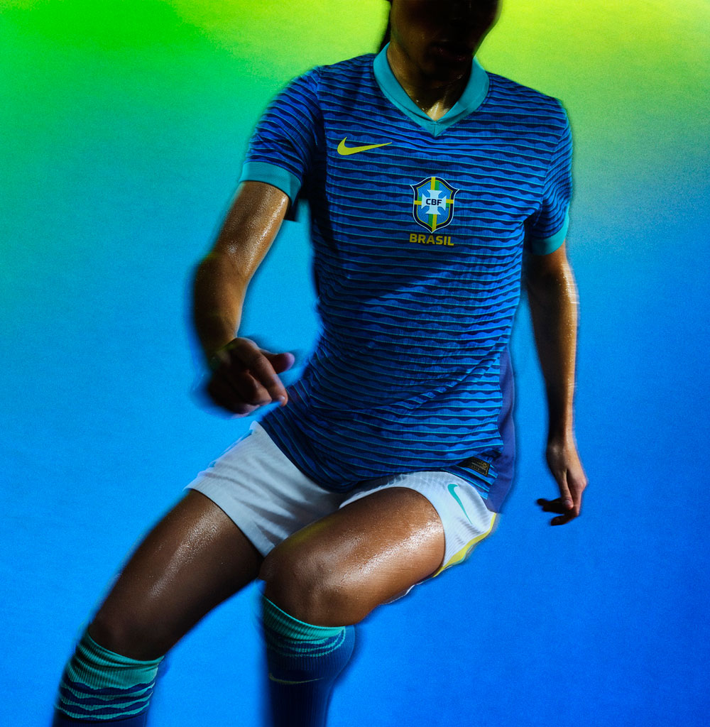ブラジル代表、コパ・アメリカ2024に向けた新ユニフォームを発表！アウェイは“真夏の海で着たい”爽やかブルー｜写真8