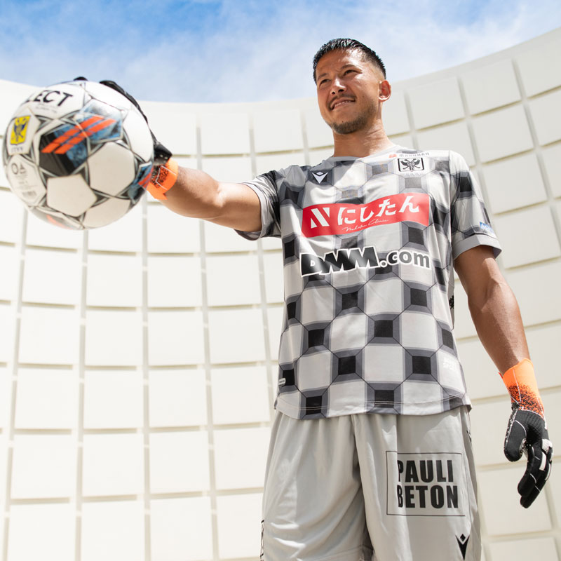 シント＝トロイデン、2022-23新ユニフォーム発表！日本的な「市松模様」を描く｜写真6