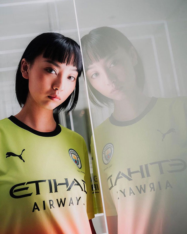 マンチェスター・シティ、「輝きを表現」の2019-20サードユニフォームを発表！｜写真5