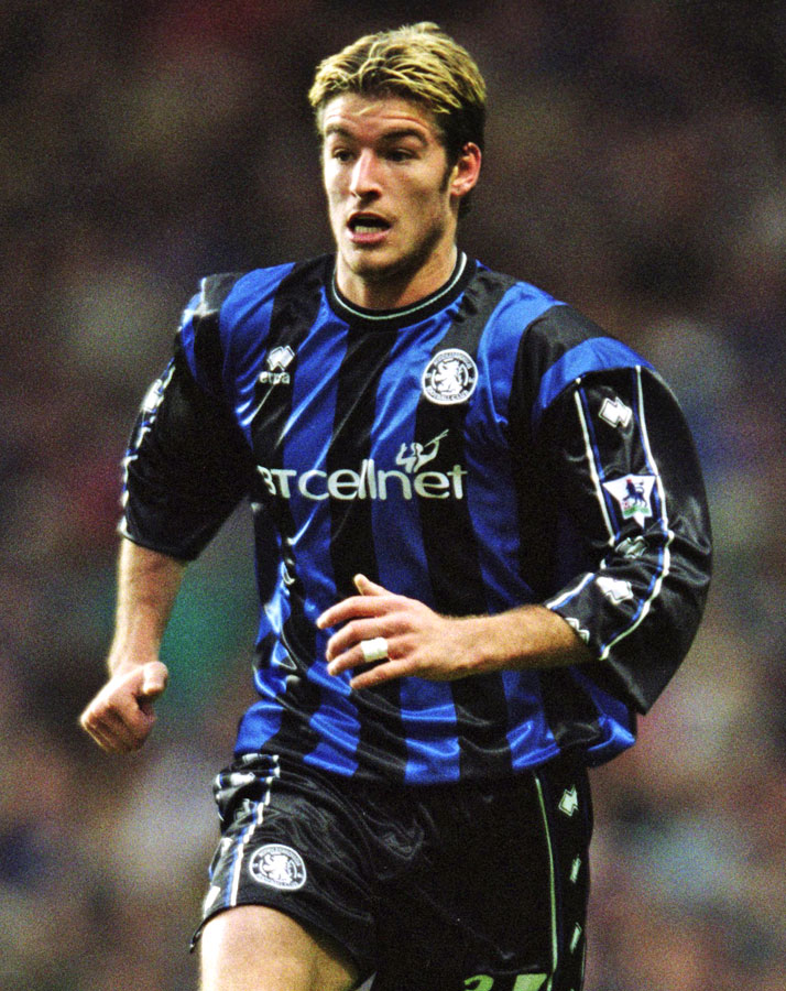 ガンバ大阪も！サッカー界最強の「青黒ストライプ」を持つ6チーム｜写真4