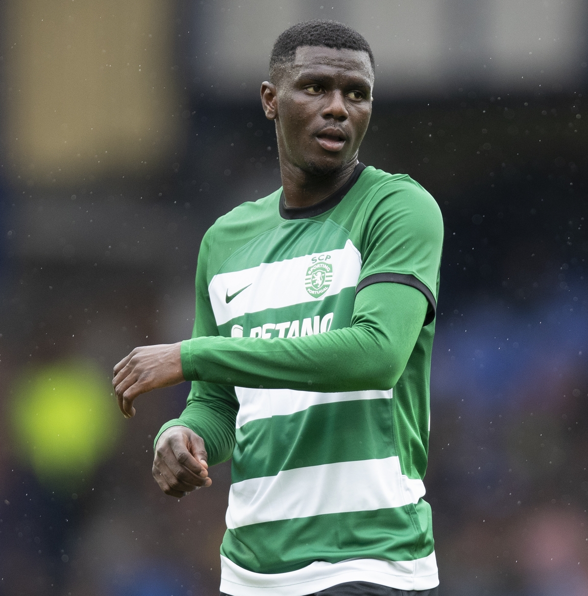 遠藤航に続け？リヴァプールの守備を「刷新できる5名のタレント」｜写真2