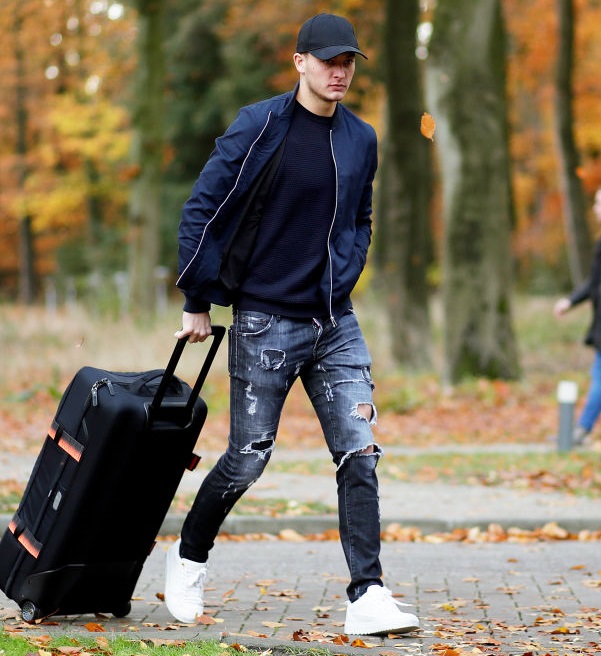  堂安の同僚もいるぞ！オランダの若手選手たちは、こんな私服を着てる｜写真4