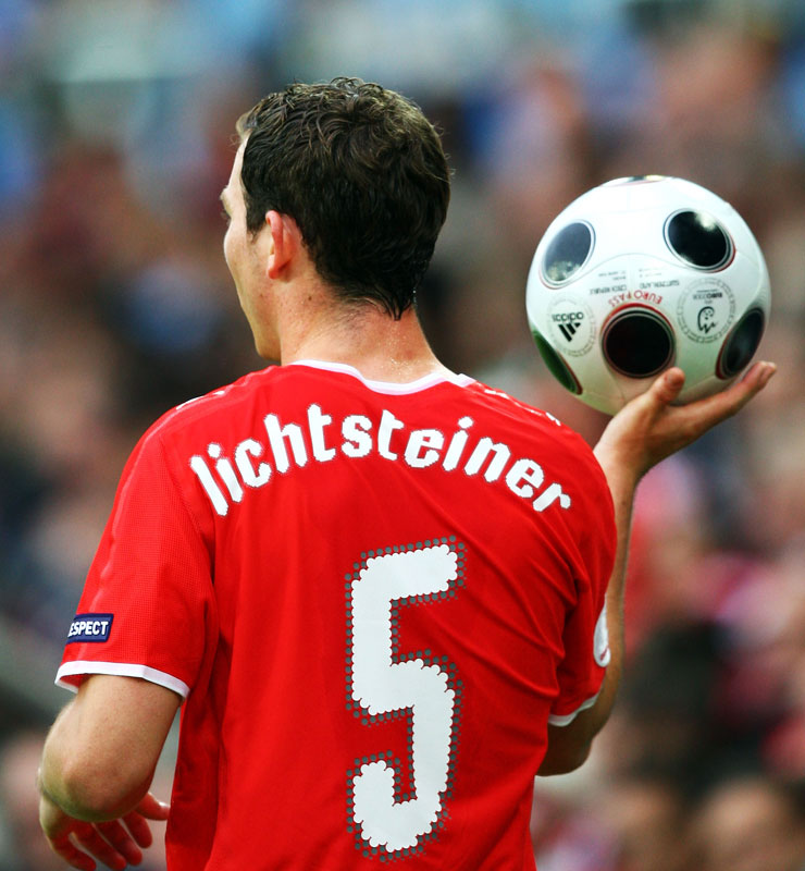 美デザインも！PUMAの代表ユニフォーム、名作「背番号フォント」7選｜写真8