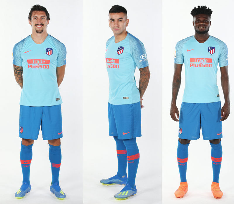 アトレティコ・マドリー、全身ブルーの2018-19アウェイキットを発表！背番号も掲載｜写真5