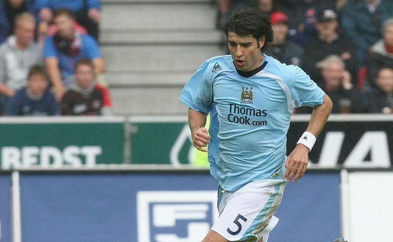 コンパニがシティにデビューした試合「伝説の始まりのスタメン」11名のいま｜写真2