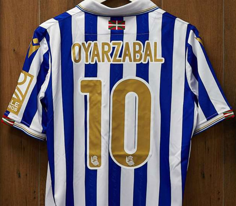 レアル・ソシエダ、4月開催の「19-20国王杯決勝」ユニフォームを発表！｜写真4