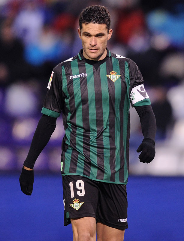 乾貴士の新たなクラブ、ベティスの「20年間分のユニフォーム」をまとめて見る｜写真17