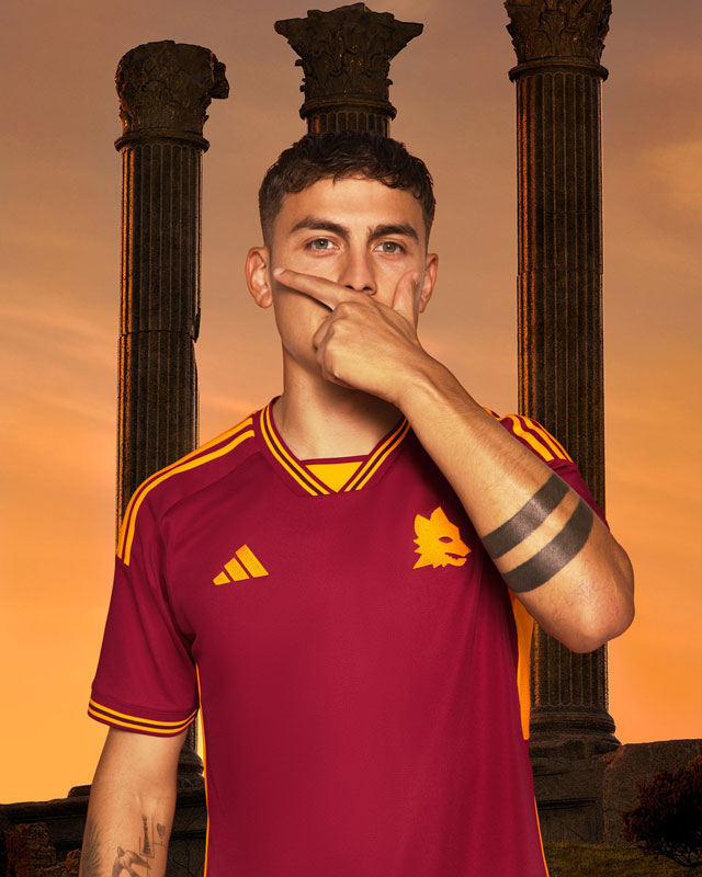 新サプライヤーはadidas！ローマが23-24新ユニフォームを発表　左胸には「オオカミ」復活｜写真5