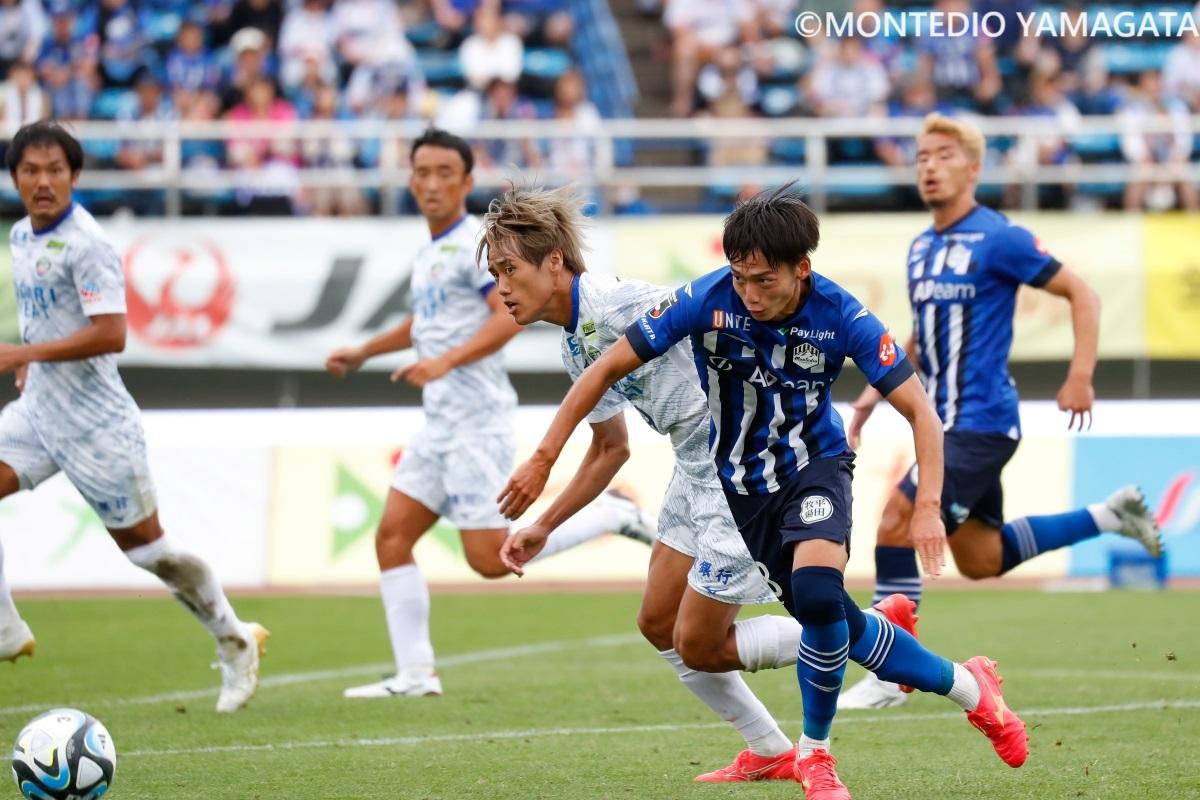 【インタビュー】9季ぶりのJ1復帰へ！大卒ルーキー・J2山形MF泉柊椰が語るJ1昇格への決意｜写真3