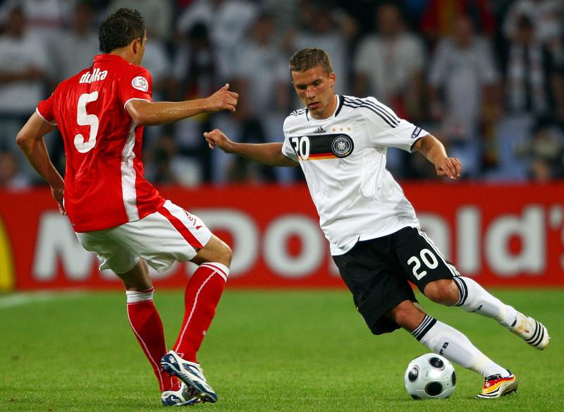 痛恨の銀メダル…ドイツ代表、EURO2008「ホームユニフォーム」｜写真3