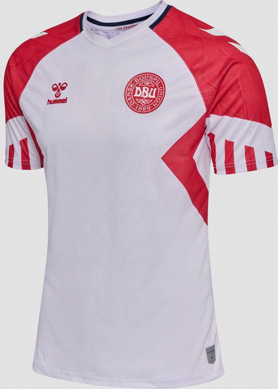 デンマーク代表、2023新ユニフォーム発表！W杯ユニは「たった半年で終了」に｜写真7