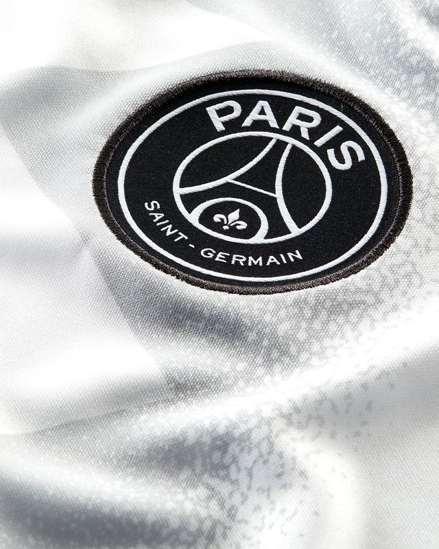 ジョーダン×パリ・サンジェルマン、「デザインが大好評なウェア」7選｜写真4