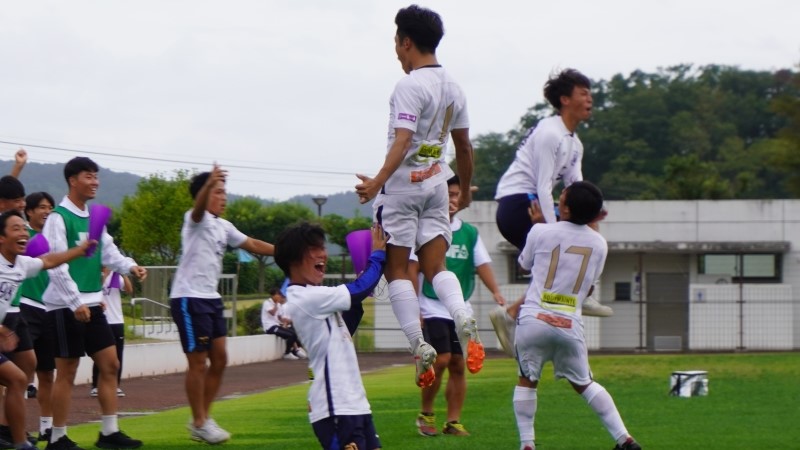 ＜大学サッカー＞総理大臣杯決勝進出を奇跡とは言わせない！富士大FW松田空良が決めた値千金の同点弾｜写真4