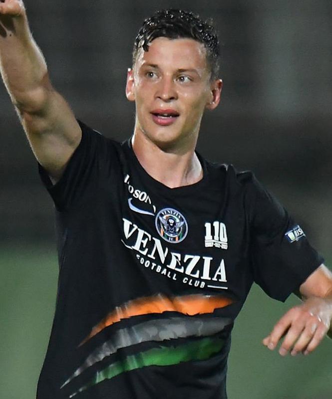 エンブレムのデザイン変更が「大成功だった」9つのチーム｜写真10