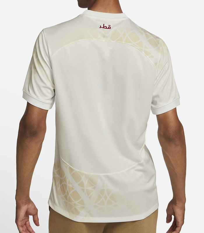 W杯開催国！カタール代表、「国旗と真珠」を描く2022新ユニフォーム｜写真5